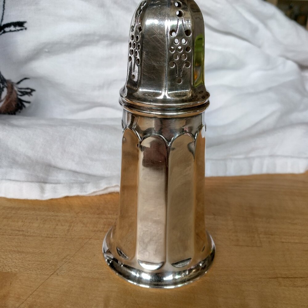Powdered sugar shaker;silver plated, perfect antique condition. London Sheffield